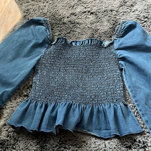 Mebon Puff Shoulder Long Sleeve Jean blue smocked Top - Picture 2 of 4